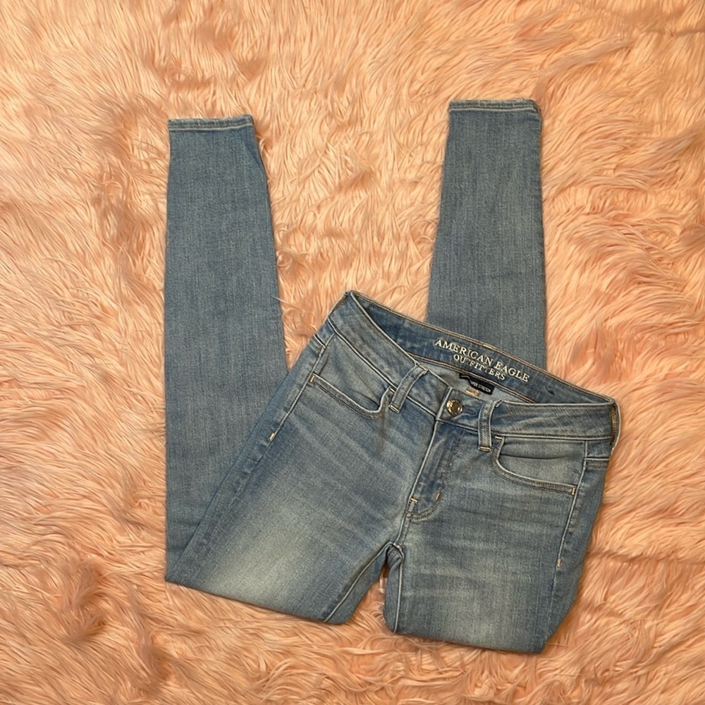 American Eagle Super Stretch Light Wash Jegging Size 2‎